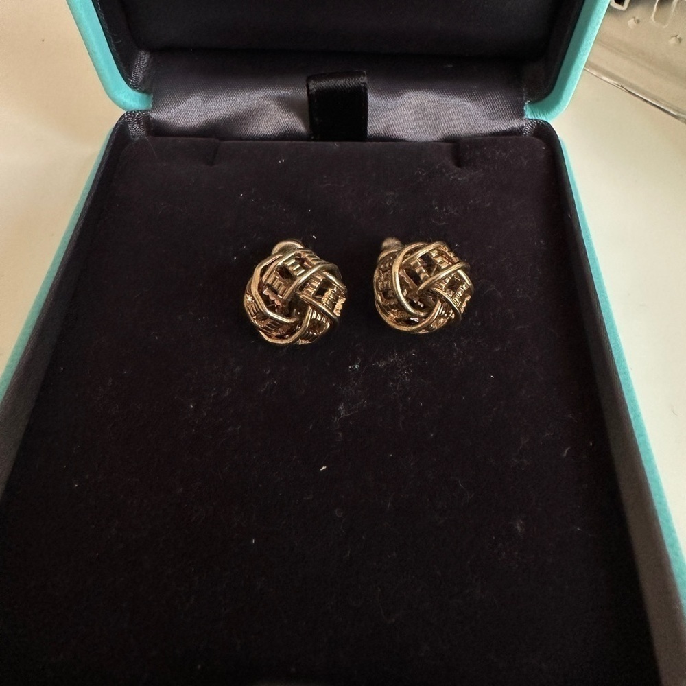 FREE WITH‎ PURCHASE Twisted Knot Stud Gold Earrings
